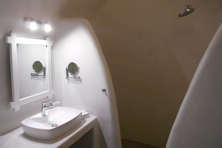 Room 46 of 70
