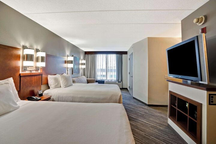 Double Accessible King Size Bed (5 of 11)