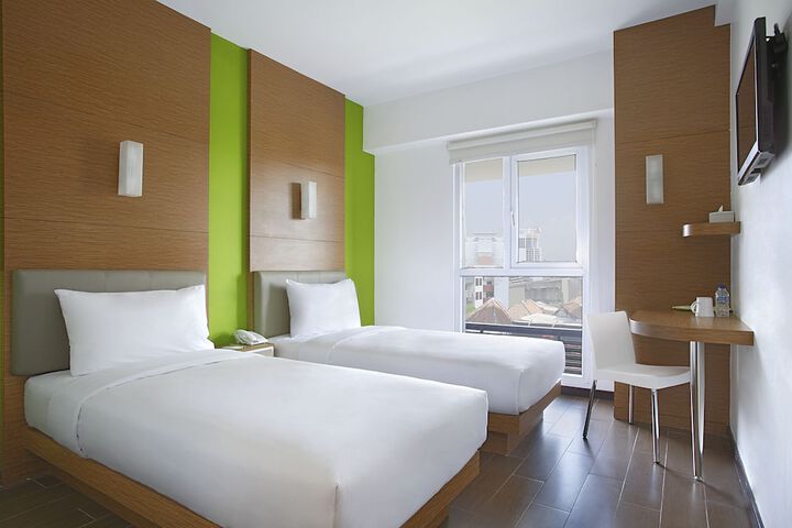 Room 5 of 32