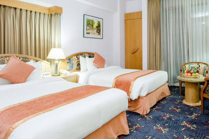 Room 16 of 46