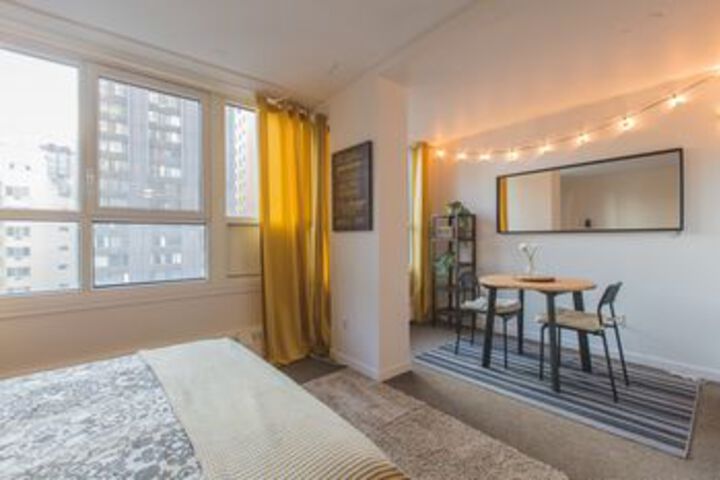 Room 11 of 27