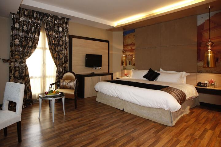Room 10 of 47