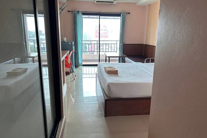 Room 7 of 23