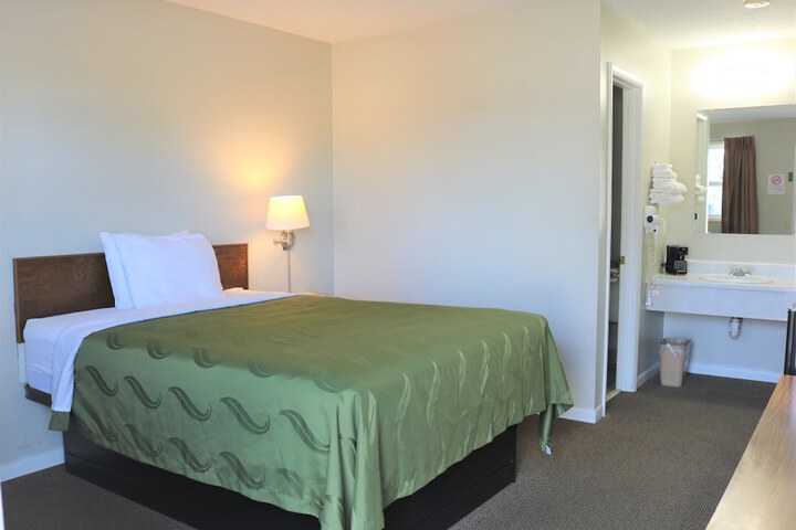 Room 4 of 20