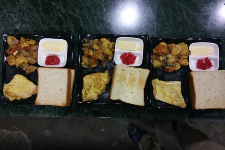 Dining 19 of 24