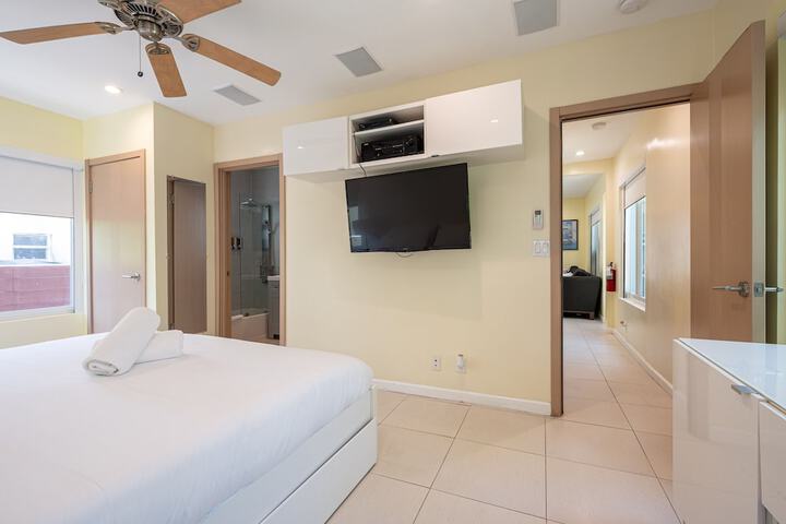 Room 14 of 76