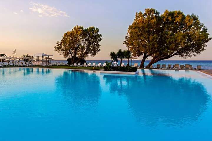 Pool Hotel