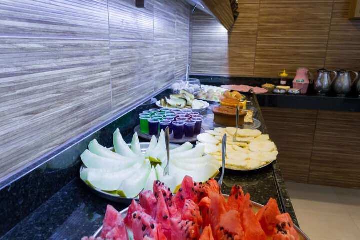 Dining 50 of 61