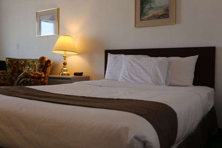Room 8 of 43