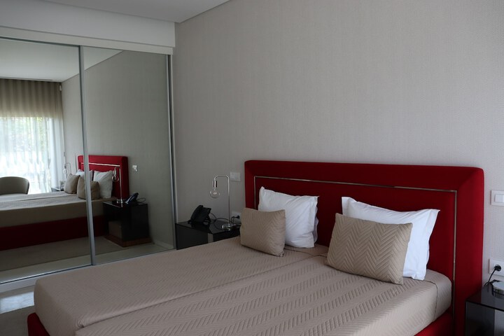 Room 9 of 43