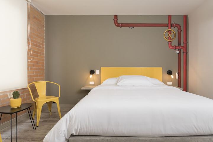 Room 4 of 35