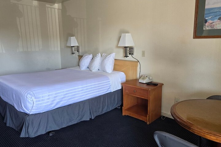 Room 11 of 13