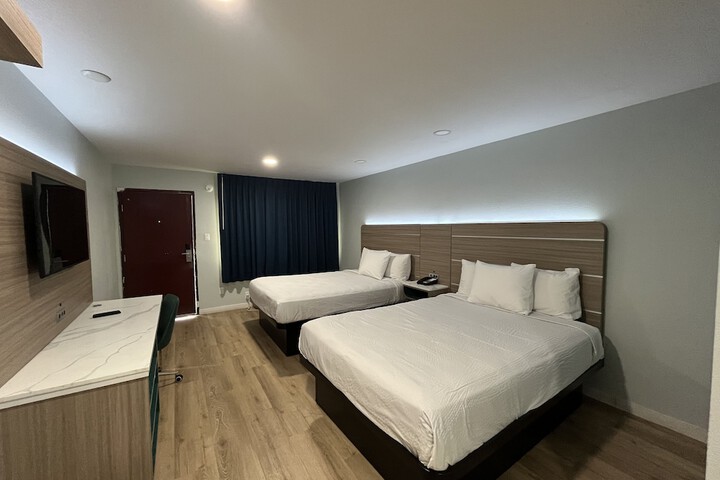 2 Queen Beds (4 of 9)