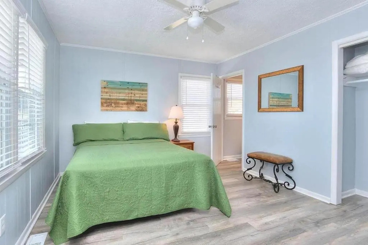 Room 6 of 20