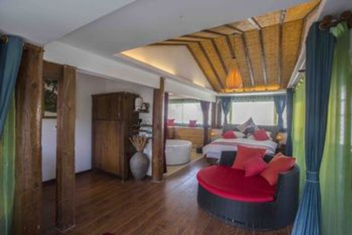 Room 44 of 70