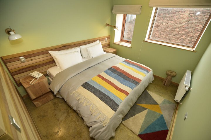 Room 9 of 92