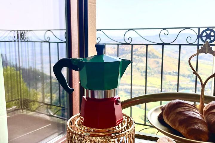 Breakfast/Coffee Service 92 of 98
