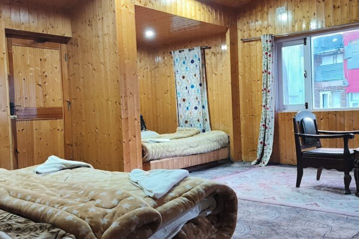 Room 8 of 35