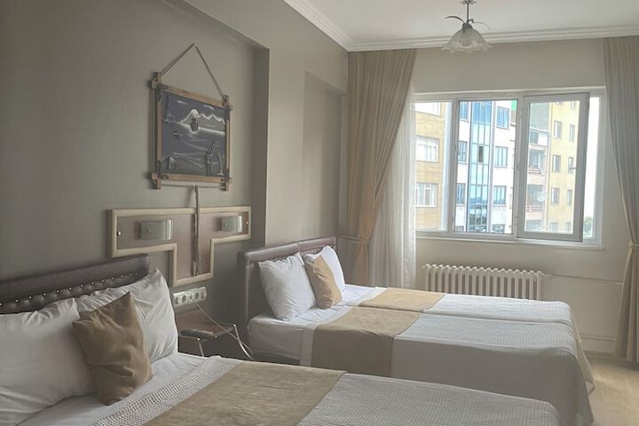 Room 8 of 22