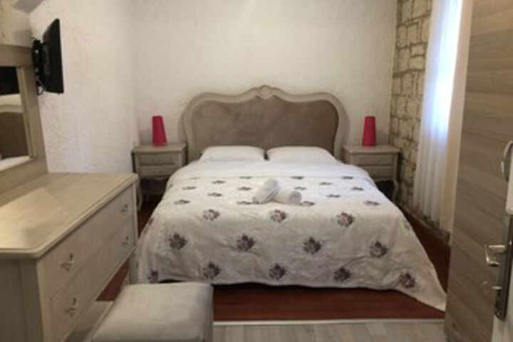 Room 78 of 82