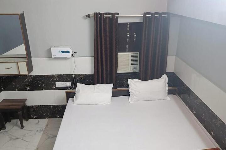 Room 14 of 43