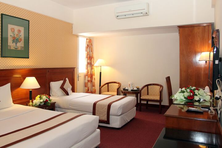 Room 11 of 29