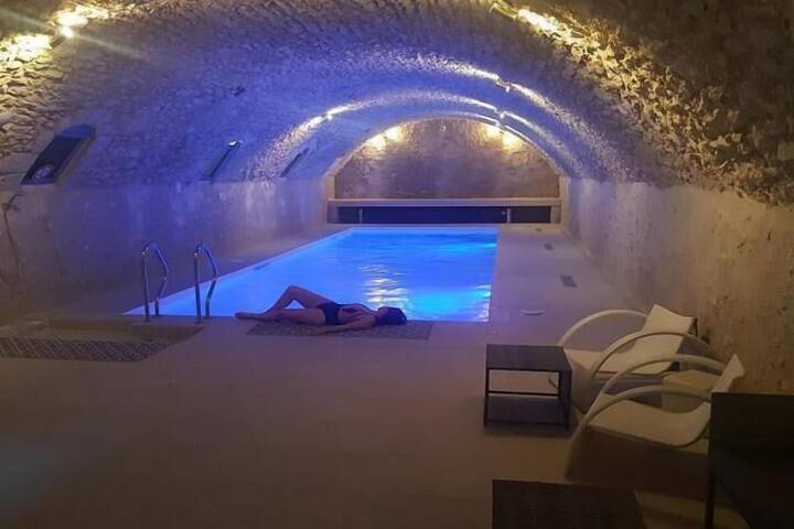 Pools & Facilities
