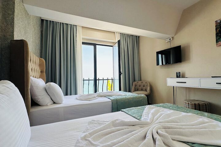 Room 6 of 39