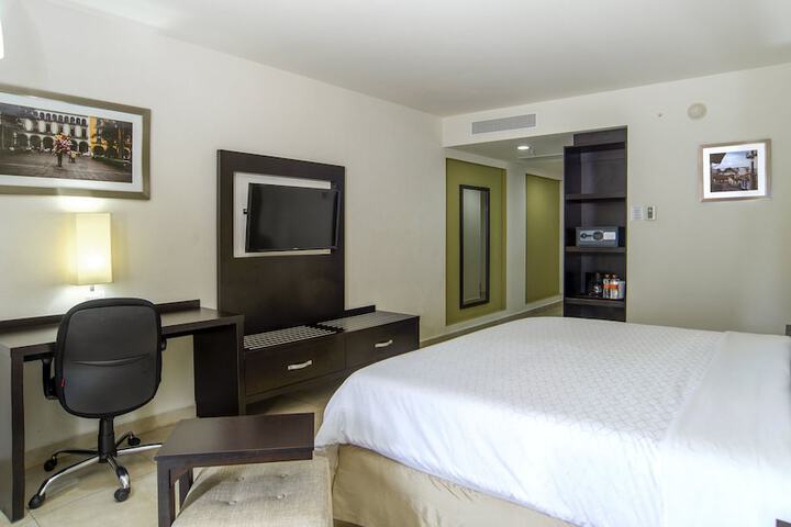 Room 26 of 107