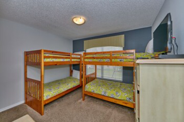 Room 215 of 272
