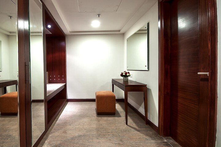 Room 13 of 39
