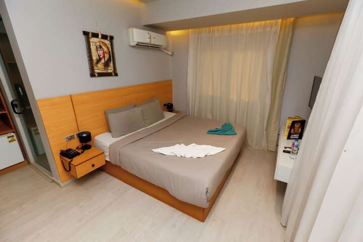 Room 56 of 227