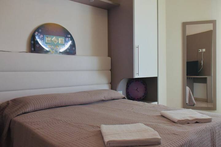 Room 21 of 48