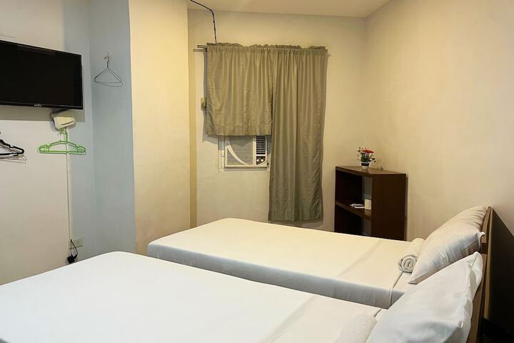 Room 10 of 84