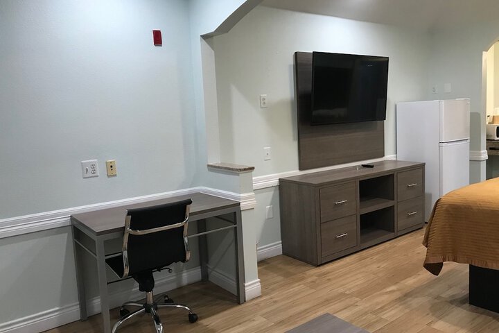 Room 14 of 26