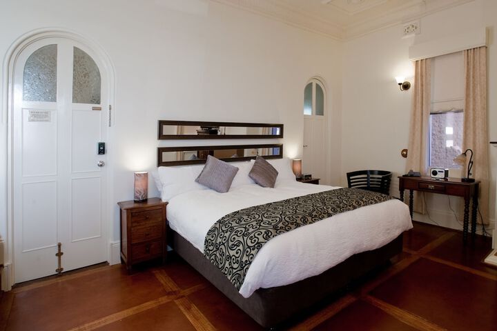 Room 12 of 42