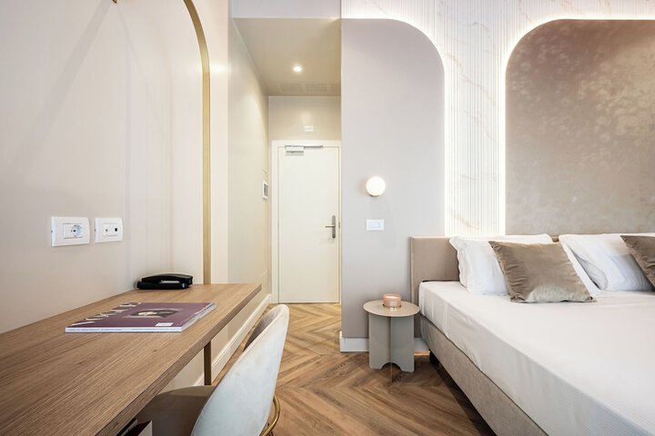 Room 27 of 71