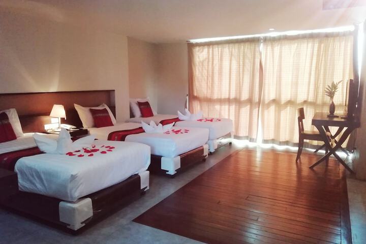 Room 10 of 76