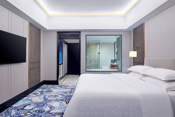 Room 10 of 110