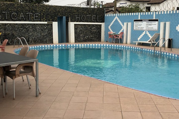 Pool 44 of 67