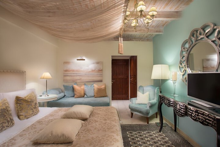Room 15 of 89