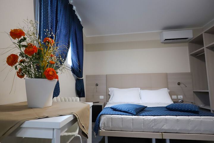 Room 35 of 66