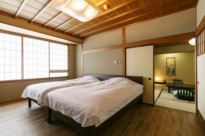 Room 27 of 78