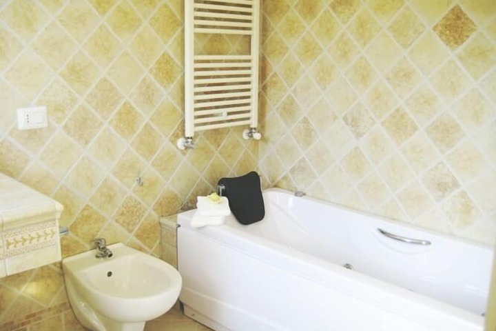Room 16 of 31