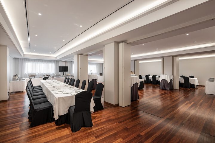 Ballroom/Hall 64 of 84