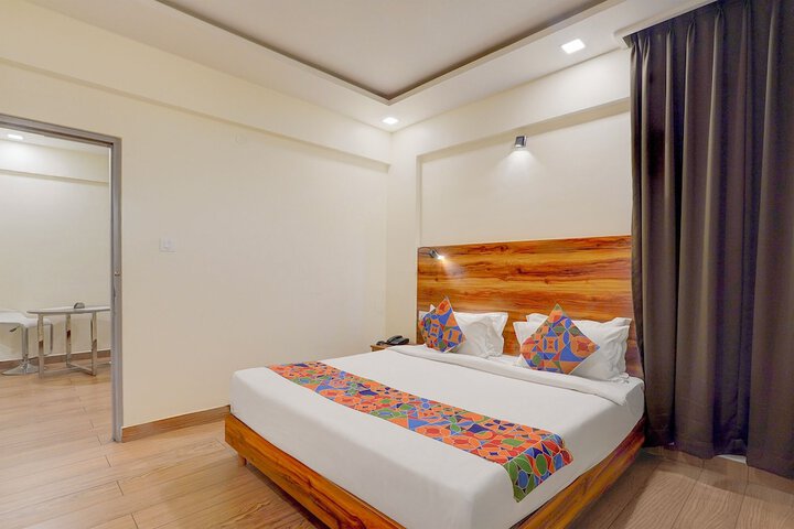 Room 16 of 28