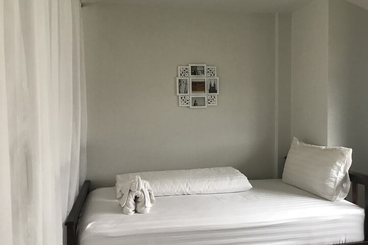 Room 14 of 66