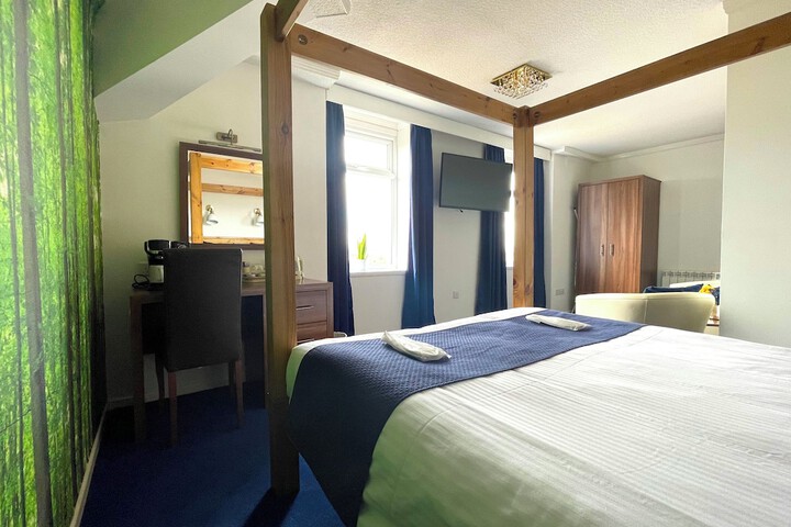 Room 135 of 208