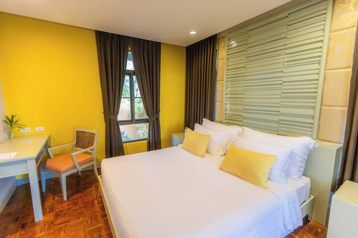 Room 27 of 166