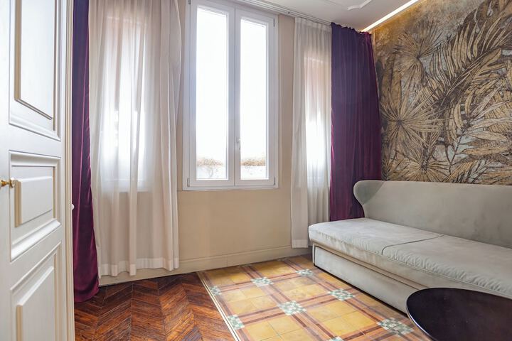 Room 34 of 65